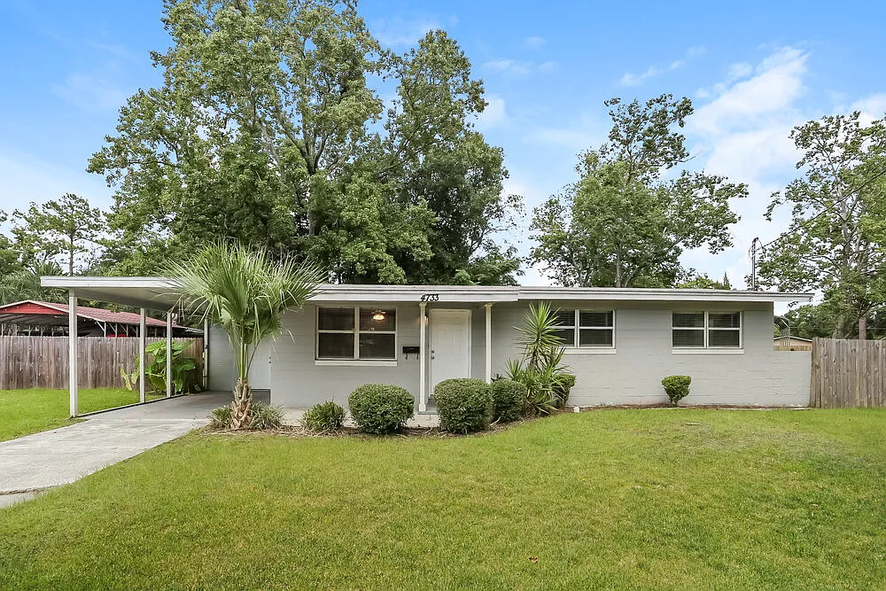 3 bed, 2.0 bath, 1260 sqft, $1,690 — Photo 1