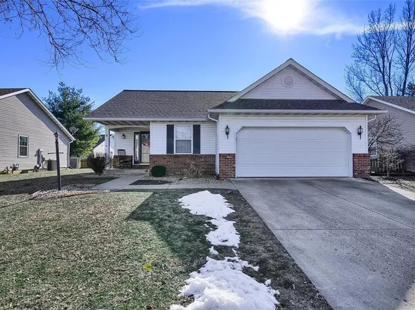 8 Jason Dr, Glen Carbon, IL 62034