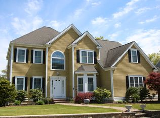 2 Twin Springs Dr, Saugus, MA 01906