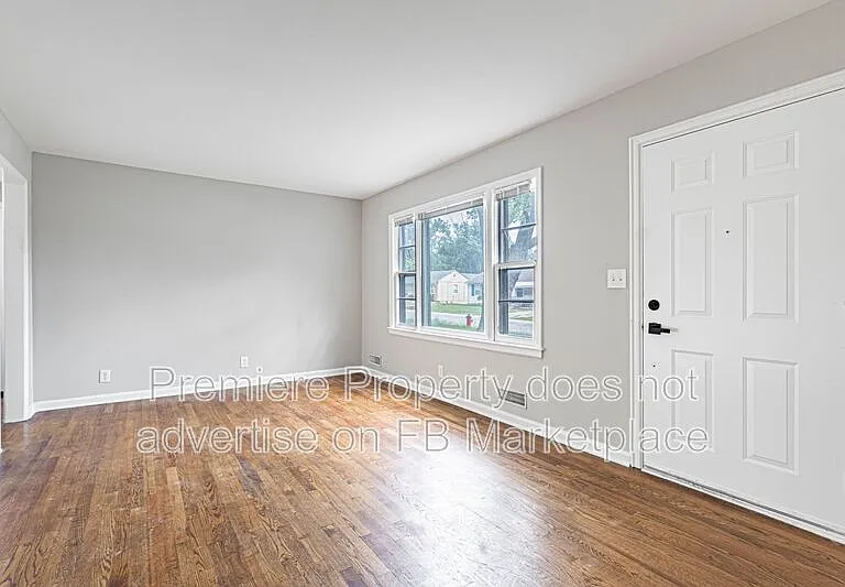 5504 E 101st St — Photo 2