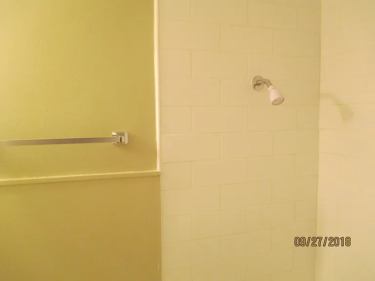 3585 Roswell Dr — Photo 18