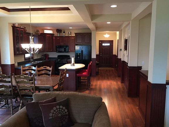 4th image of 7561 Hometown Ct SE