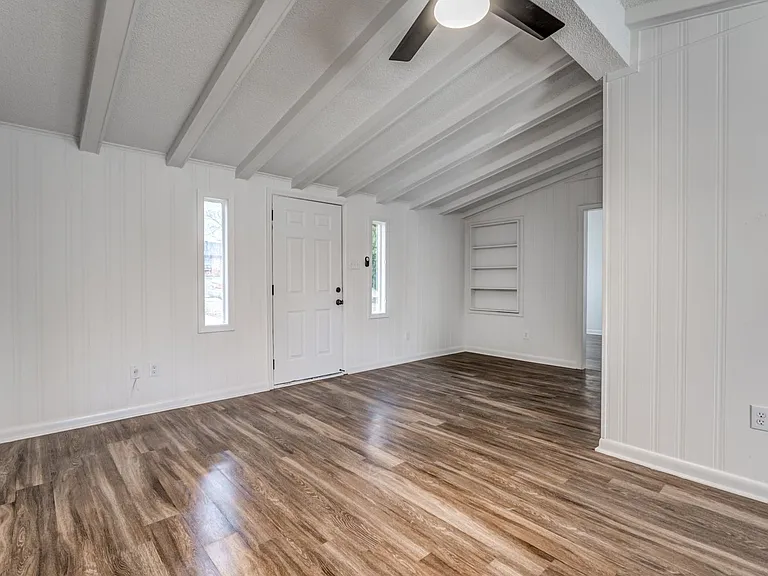 4980 Vickie Dr — Photo 11