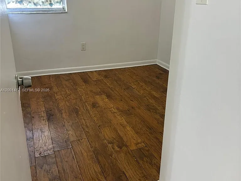270 NE 142nd St #14A — Photo 6
