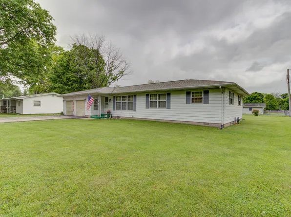 218 N Kansas St, Atwood, IL 61913