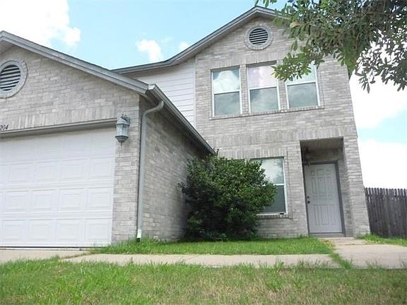 3rd image of 2204 Bluebonnet Dr