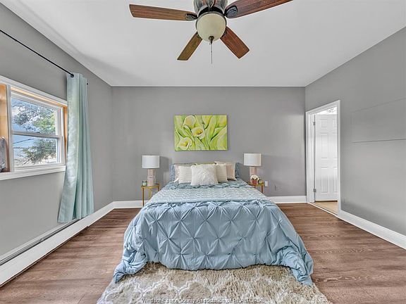 4th image of 677 Marentette Ave