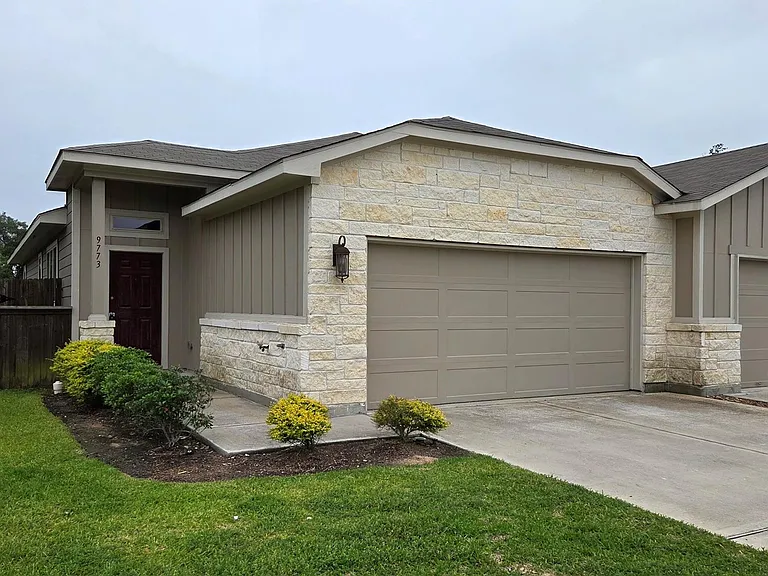 9773 Grosbeak Ln — Photo 1