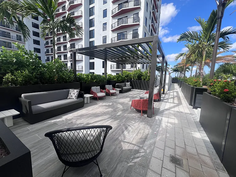 1100 N Miami Ave #C — Photo 16