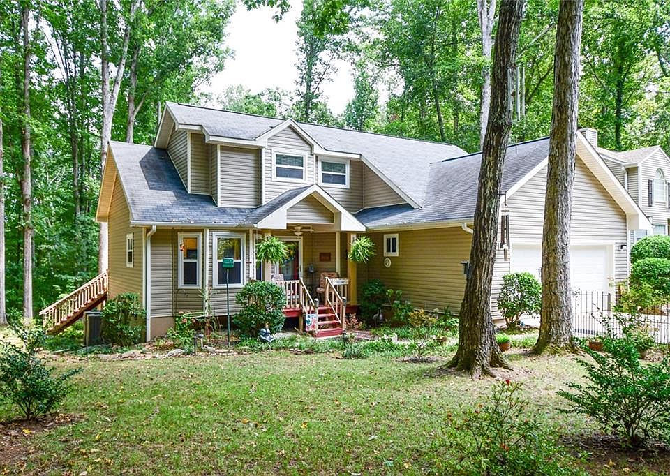1st image of 35 Valley Brook Dr