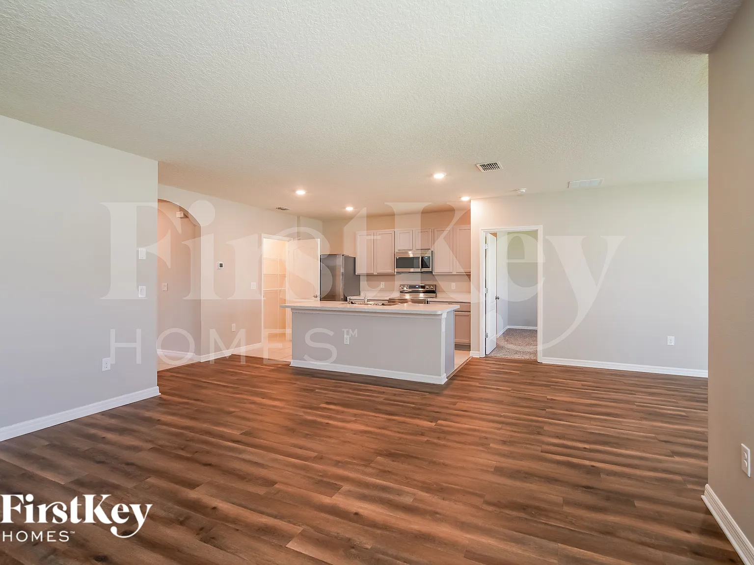 3 bed, 2.0 bath, 1690 sqft, $1,815 — Photo 4