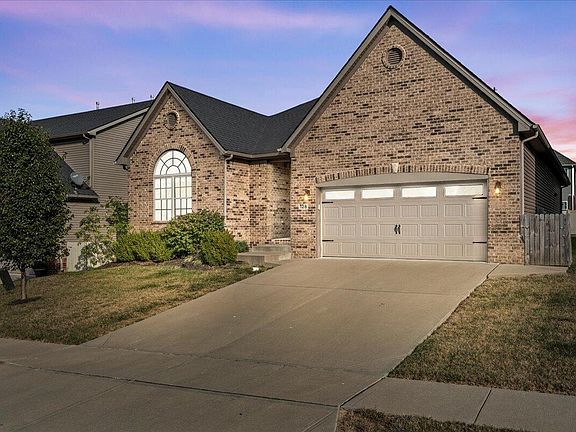 2nd image of 128 Rowanberry Dr