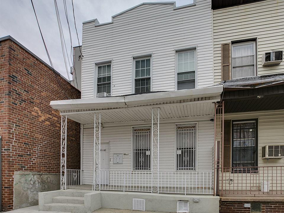 1st image of 3162 12th St