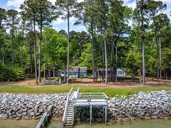 216 Great Wicomico Light Ln, Reedville, VA 22539