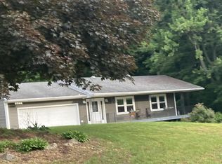 7345 W Lake Dr, Fremont, MI 49412