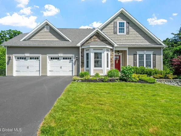 17 Haywood Lane, Rensselaer, NY 12144