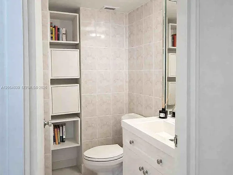 9225 Collins Ave #505 — Photo 17
