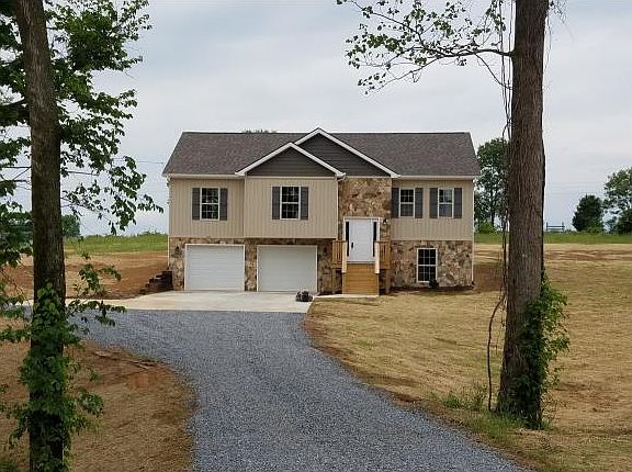 2nd image of 1117 Quaker Run Dr