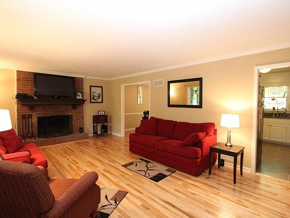 4th image of 3395 Canary Lake Dr