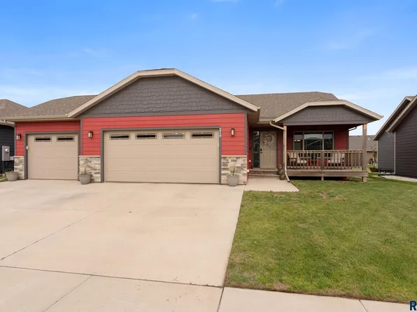 218 Creekside Ave, Harrisburg, SD 57032