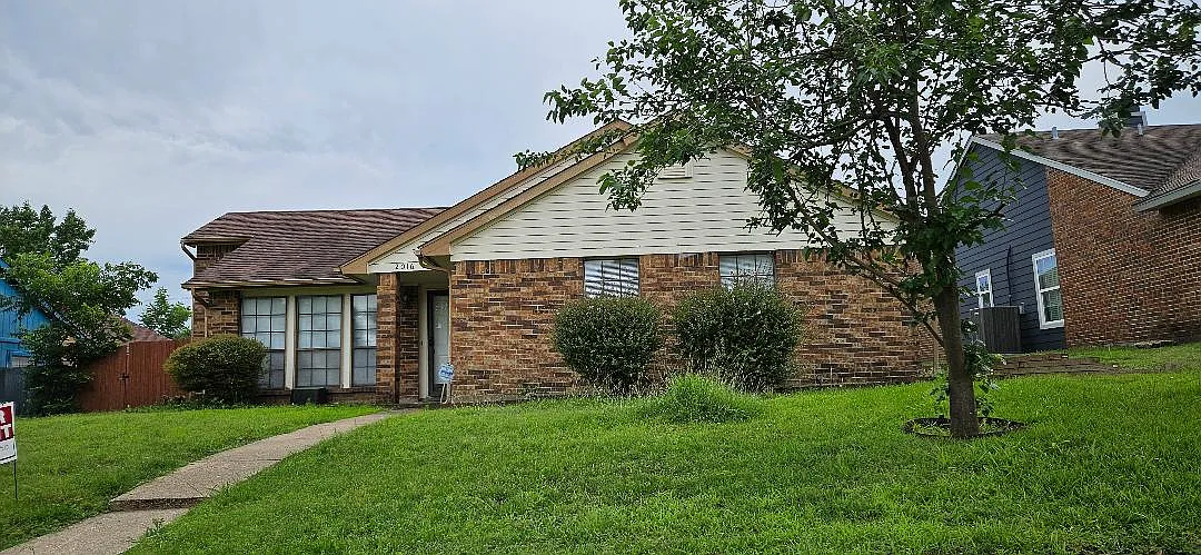 2016 Catskill Dr photo 1