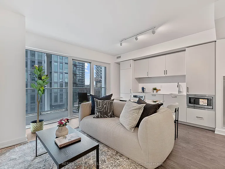 88 Queen St E #901 — Photo 9