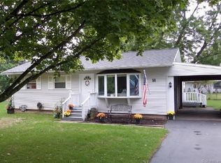 14 Rodney Dr, Honeoye Falls, NY 14472