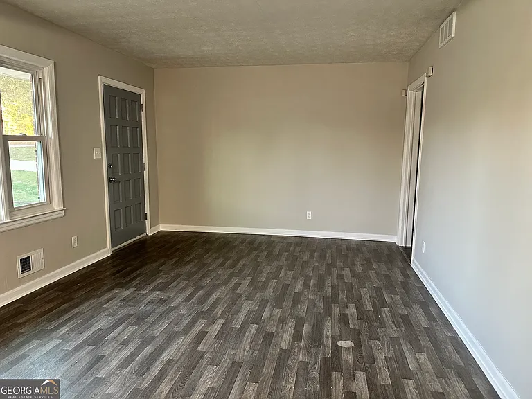 1865 Vicki Ln SE — Photo 9