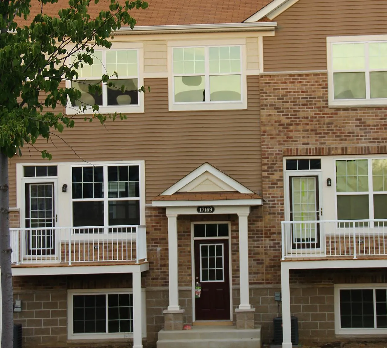 17169 72nd Ave N — Photo 1