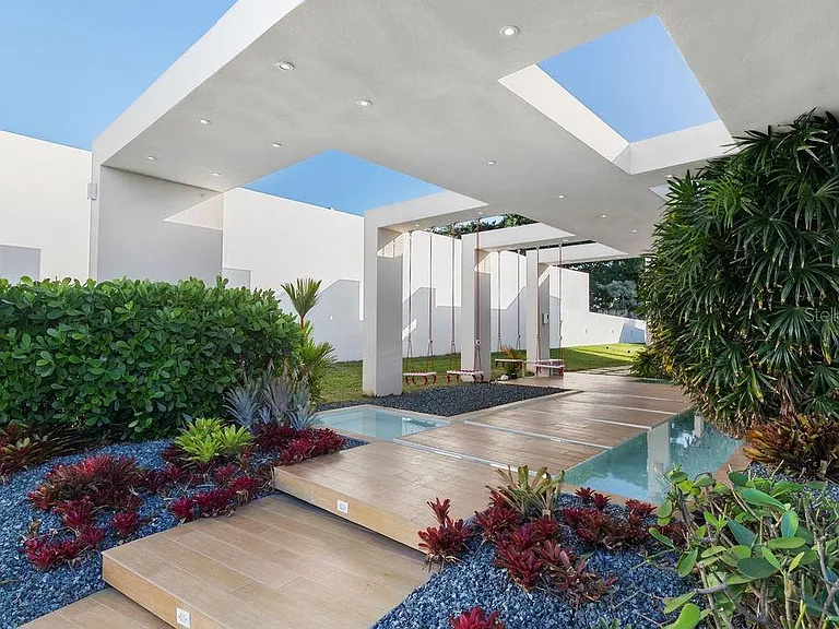251 Dorado Bch E — Photo 32