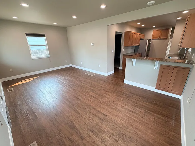 1006 Cascade St — Photo 8