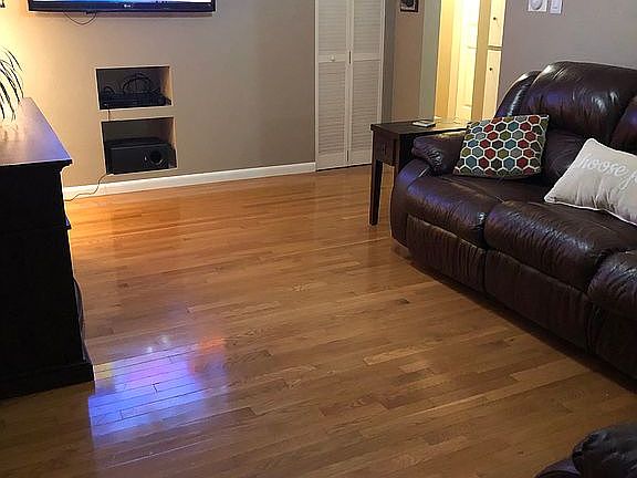 5th image of 5 Sherry Ln