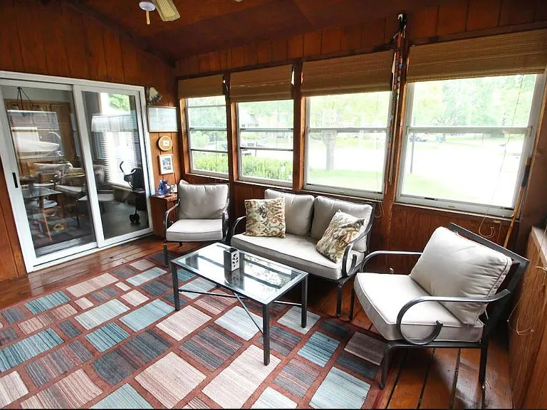 3 seasons porch