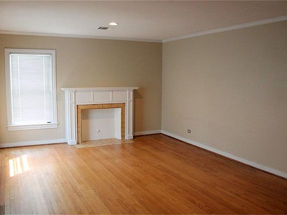 22X13 LIVING ROOM WITH HARDWOOD FLOOR