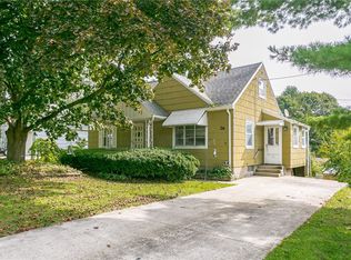 26 Garden Dr, Rochester, NY 14609