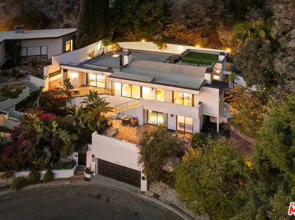 1790 Viewmont Dr, Los Angeles, CA 90069