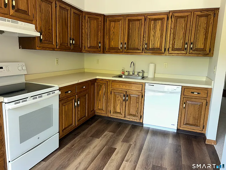 17 Eagle Rock Cir #17 — Photo 8