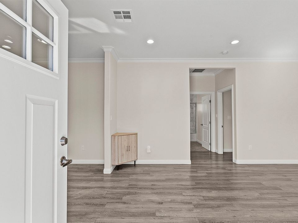 1st image of 6715 Cedros Ave