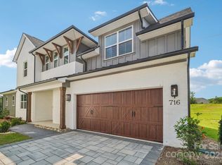 716 Flare Dr, Tega Cay, SC 29708