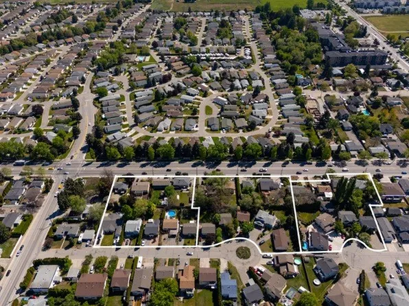 2909 Bouvette St, Kelowna, BC V1Y 3K5