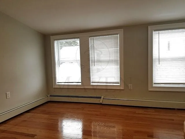 2 bed, 900 sqft, $2,900 — Photo 3