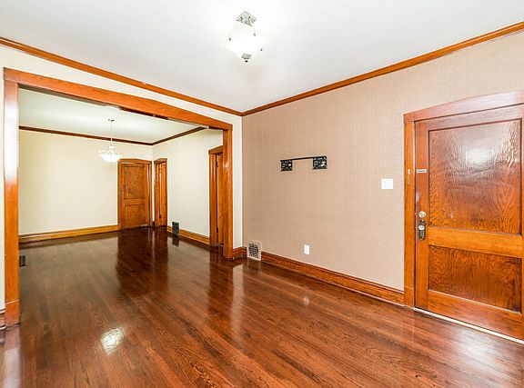 4th image of 1227 S 58th Ave