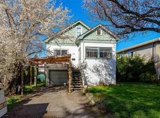 176 Regina Ave, Saanich, BC V8Z 1J3