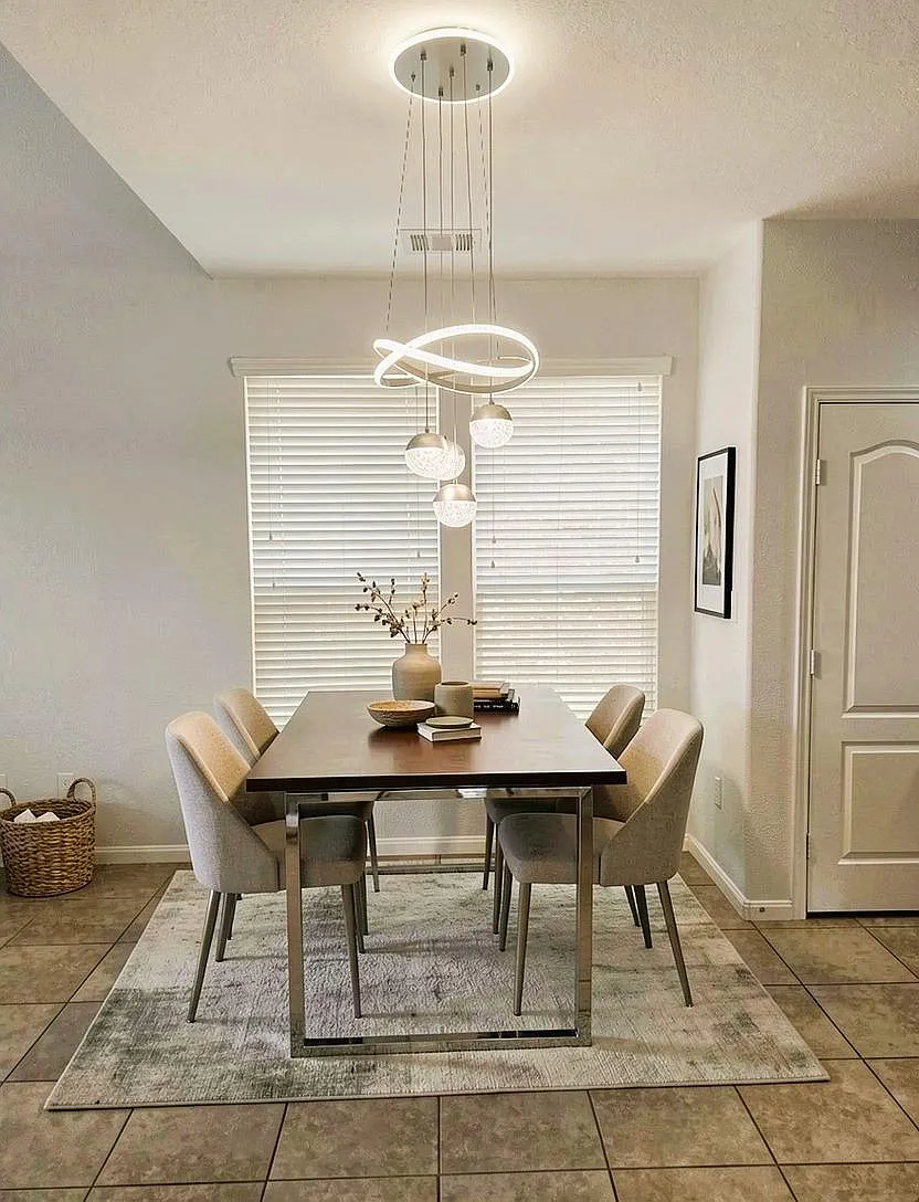 4 bed, 3.5 bath, 2652 sqft, $2,600 — Photo 1