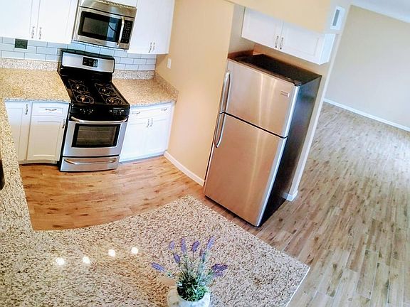 5th image of 1939 E Missouri Ave APT 12