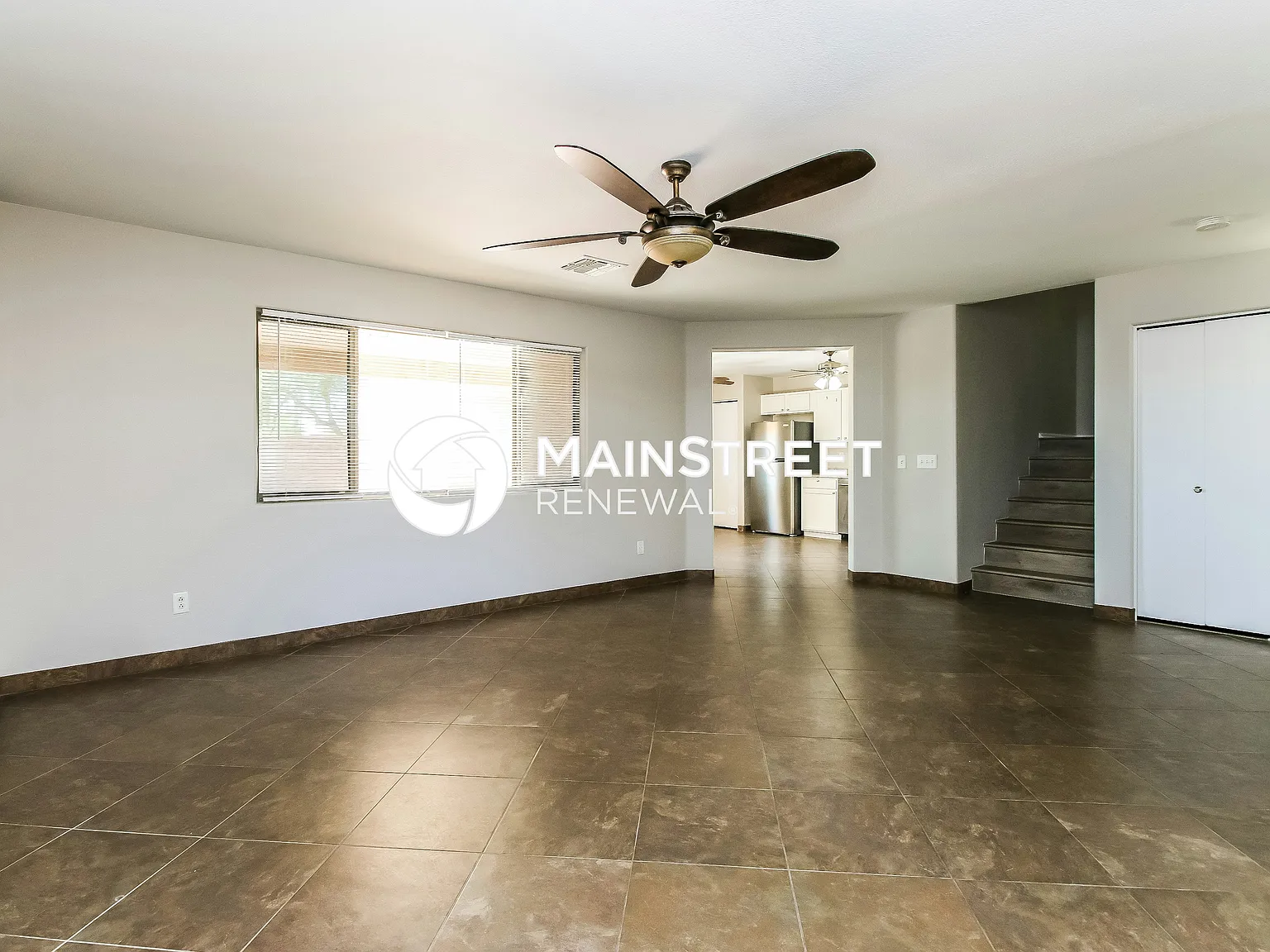 41889 W Sunland Dr — Photo 2