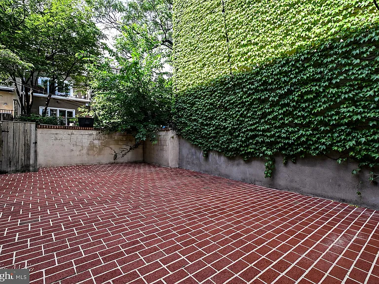 1712 Thames St — Photo 25