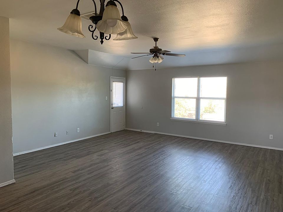 1st image of 858 Robinson Ct #858