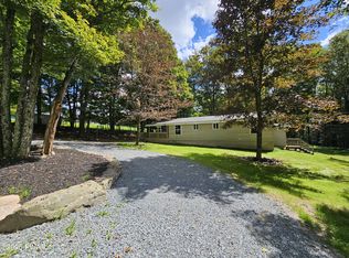 108 Scenic Ln, Greentown, PA 18426