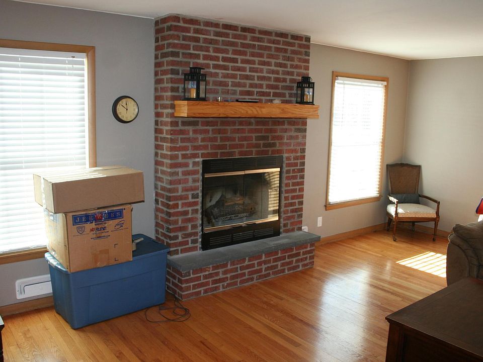 2nd image of 7935 15th Ave